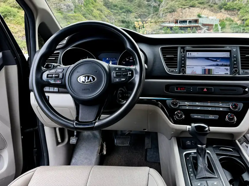 KIA Carnival ქირავდება საქართველოში