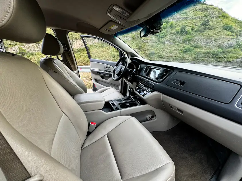 KIA Carnival ქირავდება საქართველოში