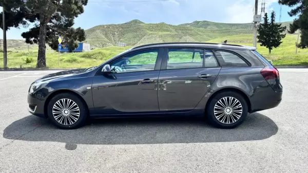 Opel Insignia ქირავდება საქართველოში