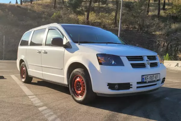 Dodge Grand Caravan ქირავდება გუდაური -ში