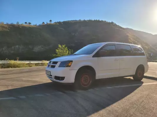 Dodge Grand Caravan ქირავდება შეკვეთილში