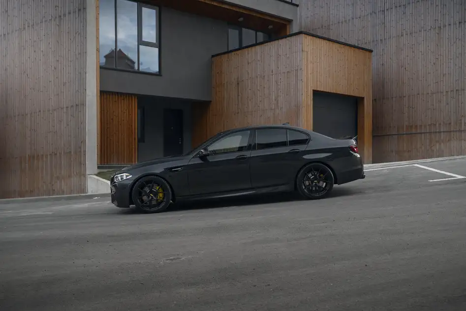 BMW 535i ქირავდება ფოთში