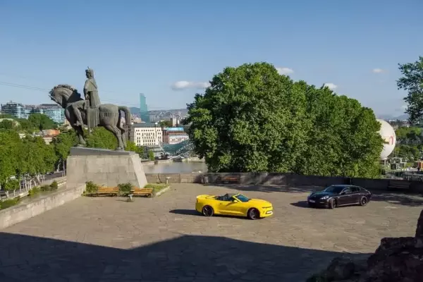 Chevrolet Camaro ქირავდება საქართველოში