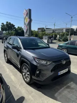Toyota RAV4 ქირავდება საქართველოში