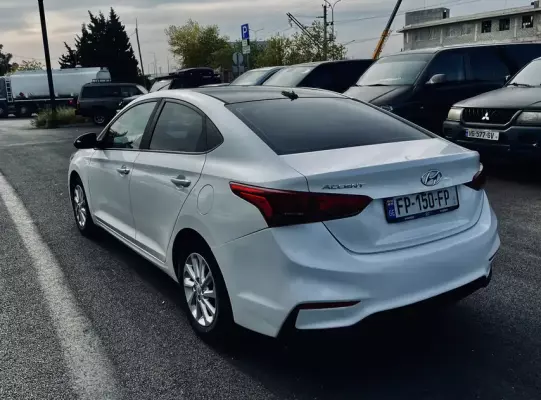 Hyundai Accent ქირავდება სტეფანწმინდაში