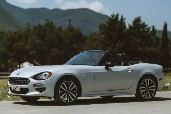 Fiat 124 Spider ქირავდება საქართველო -ში