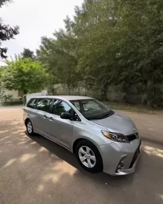 Toyota Sienna ქირავდება გუდაური -ში