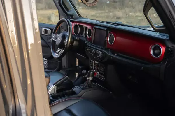 Jeep Wrangler Rubicon для аренды в Боржоми