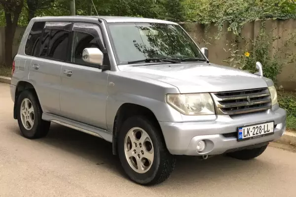 Mitsubishi Pajero ქირავდება საქართველოში