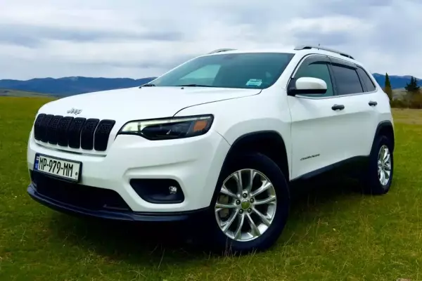 Jeep Cherokee ქირავდება საქართველოში