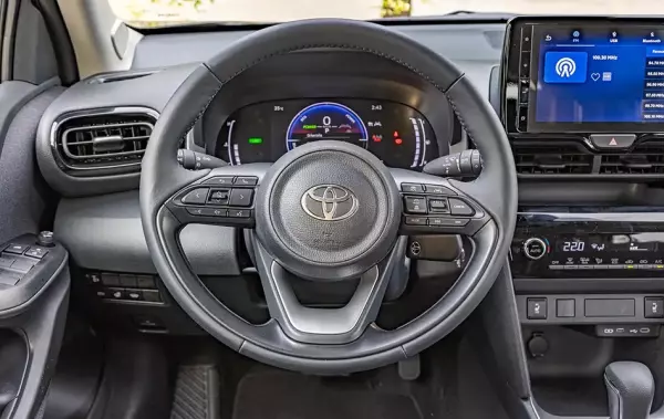 Toyota Yaris Cross для аренды в Кобулети