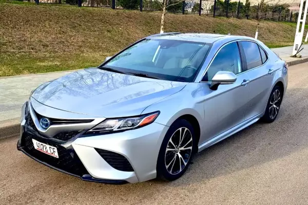 Toyota Camry ქირავდება საქართველოში