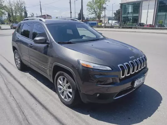 Jeep Cherokee ქირავდება საქართველოში