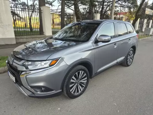 Mitsubishi Outlander ქირავდება საქართველოში