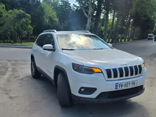 Jeep Cherokee ქირავდება საქართველოში