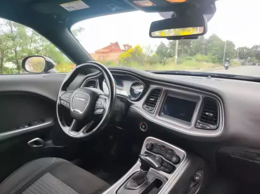 Dodge Challenger ქირავდება საქართველოში