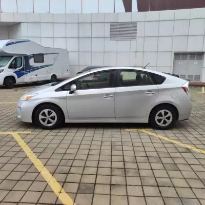Toyota Prius for rent in Sarpi