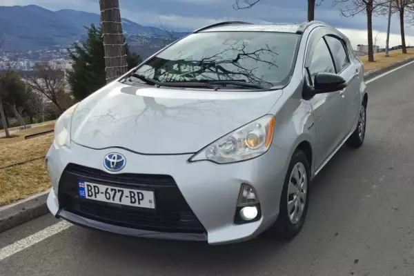 Toyota Prius ქირავდება საქართველოში