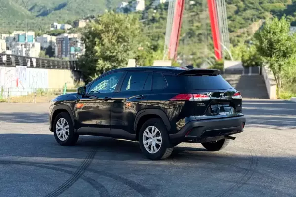 Toyota Corolla Cross ქირავდება ბორჯომში
