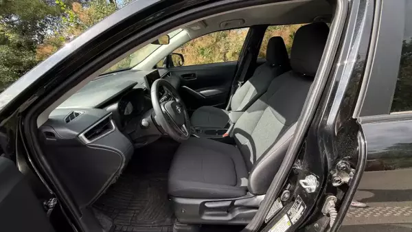 Toyota Corolla Cross ქირავდება ბორჯომში