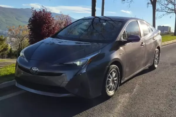Toyota Prius ქირავდება საქართველოში