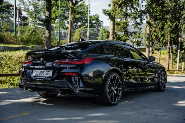 BMW M850i ქირავდება საქართველოში