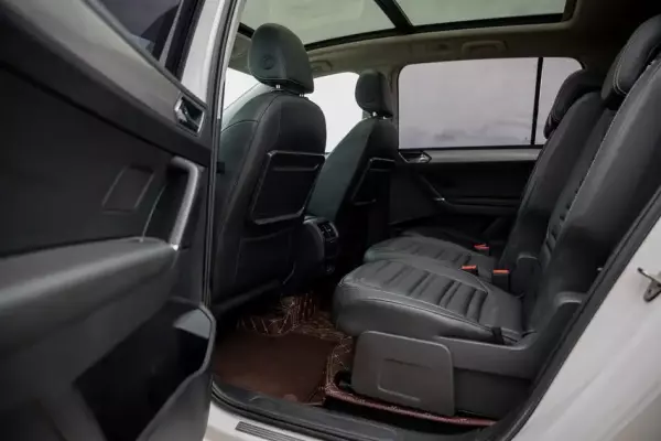 Volkswagen Touran for rent in Georgia