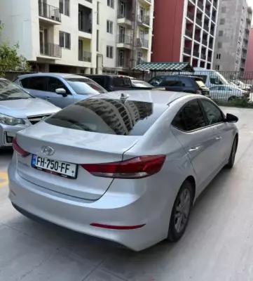Hyundai Elantra ქირავდება ჩაქვში