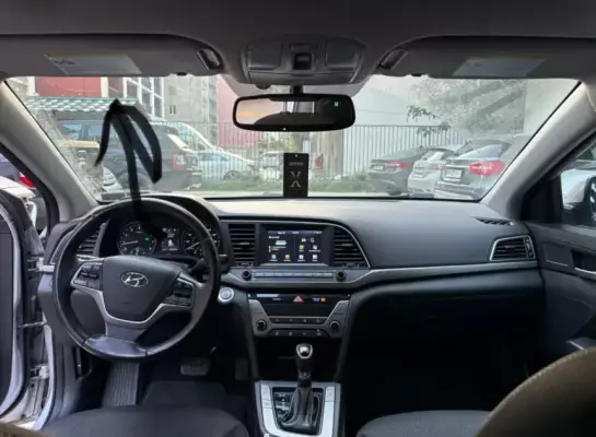 Hyundai Elantra ქირავდება ჩაქვში