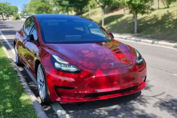 Tesla Model 3 ქირავდება საქართველოში