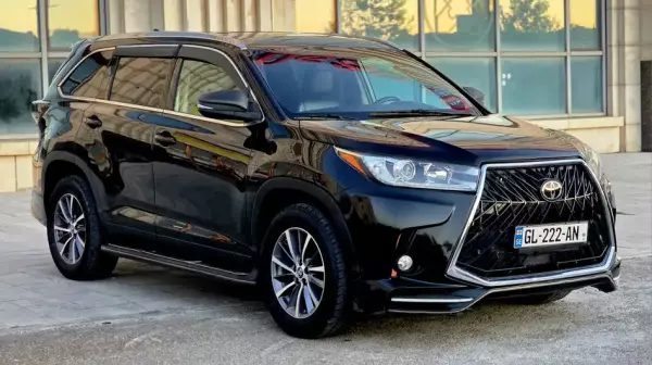 Toyota Highlander for rent in Chakvi