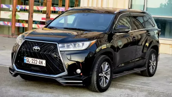 Toyota Highlander for rent in Chakvi