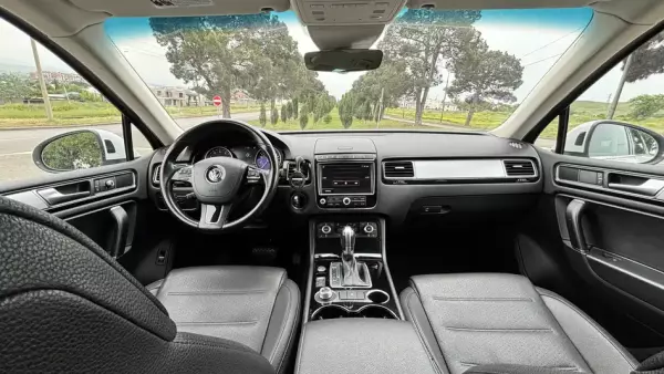 Volkswagen Touareg ქირავდება საქართველოში
