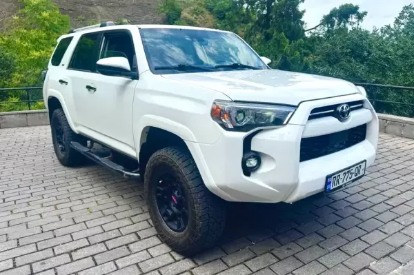 Toyota 4Runner ქირავდება საქართველოში