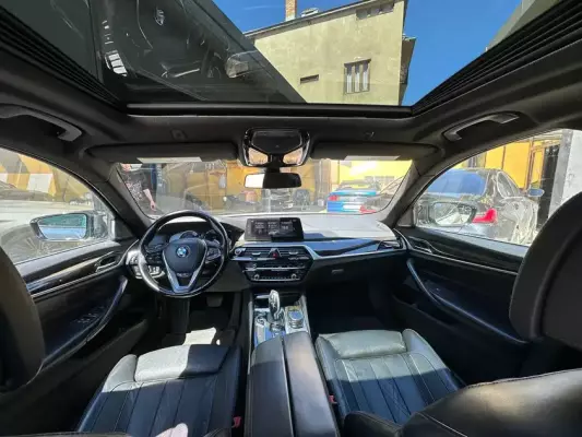 BMW 540i ქირავდება საქართველოში