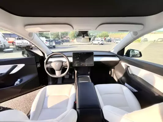 Tesla Model Y ქირავდება საქართველოში