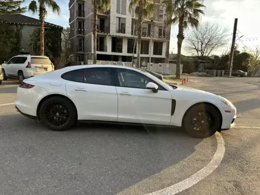 Porsche Panamera ქირავდება საქართველოში