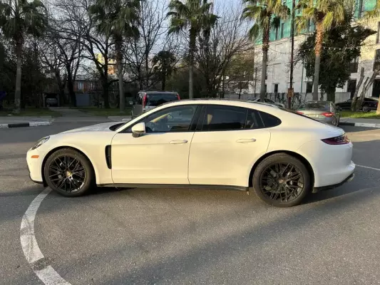 Porsche Panamera ქირავდება საქართველოში