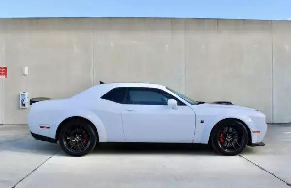 Dodge Challenger ქირავდება ქობულეთში