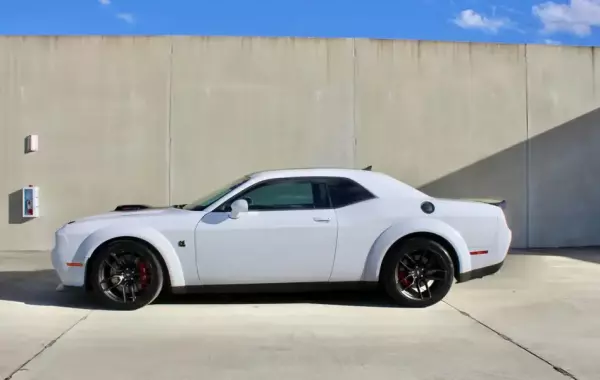 Dodge Challenger ქირავდება ქობულეთში
