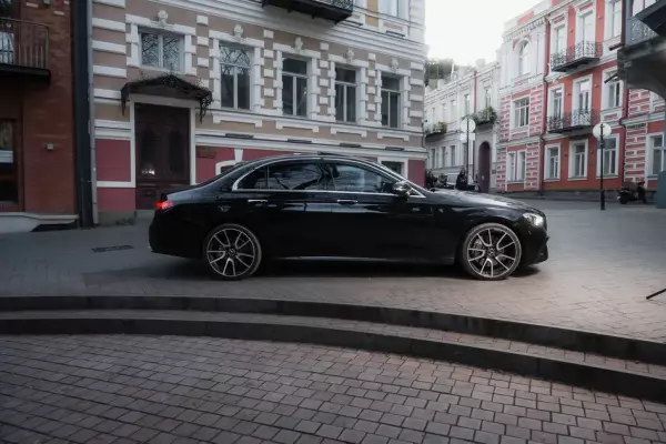 Mercedes E300 ქირავდება მცხეთაში