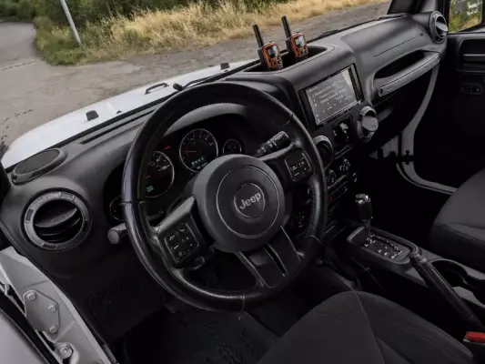 Jeep Wrangler ქირავდება საქართველოში