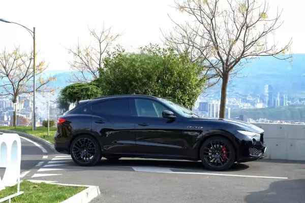 Maserati Levante S для аренды в Батуми