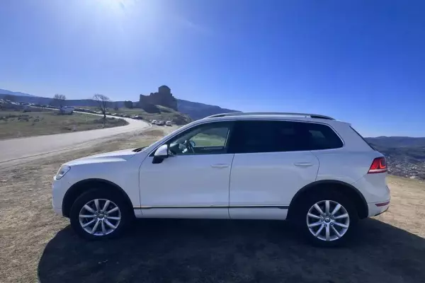 Volkswagen Touareg ქირავდება სტეფანწმინდაში