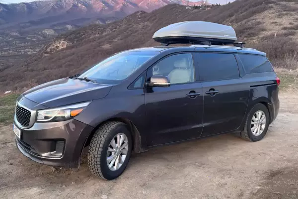 KIA Sedona ქირავდება საქართველო -ში
