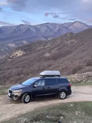 KIA Sedona ქირავდება საქართველოში