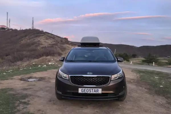 KIA Sedona ქირავდება საქართველოში
