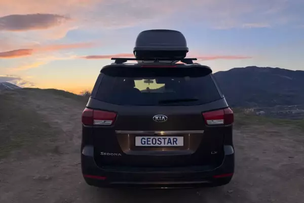 KIA Sedona ქირავდება საქართველოში