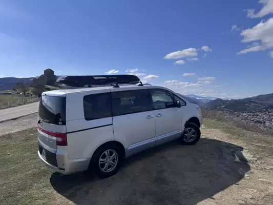 Mitsubishi Delica D:5 ქირავდება საქართველოში
