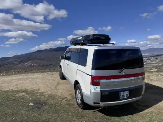 Mitsubishi Delica D:5 ქირავდება საქართველოში
